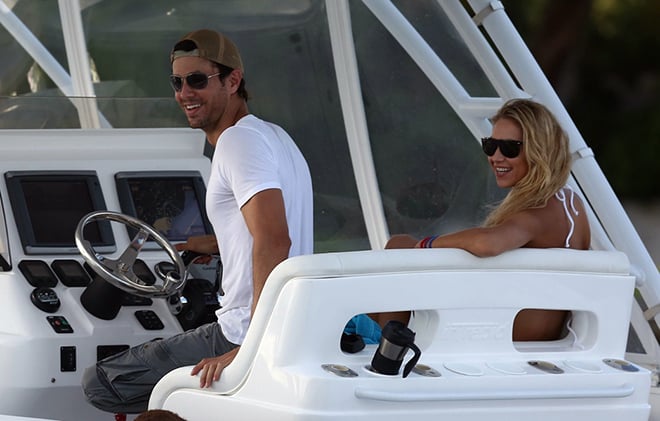 Anna Kournikova and Enrique Iglesias on their yacht