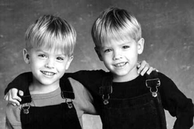 Dylan Sprouse and Cole Sprouse in their childhood