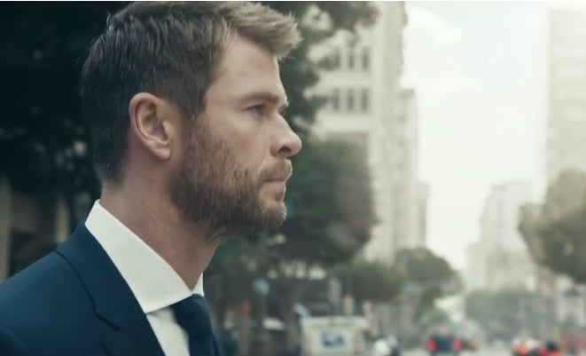 Chris Hemsworth in the Boss Bottled commercial