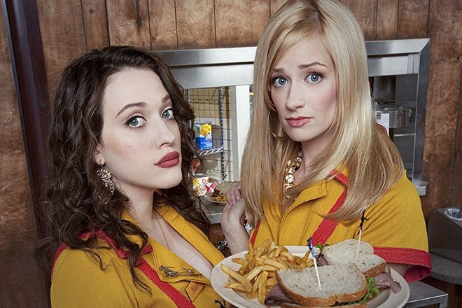 Kat Dennings and Beth Behrs in the series 2 Broke Girls
