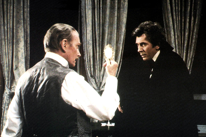 Laurence Olivier and Frank Langella in the picture Dracula