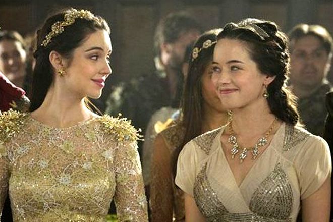 Adelaide Kane and Anna Popplewell in the series Reign