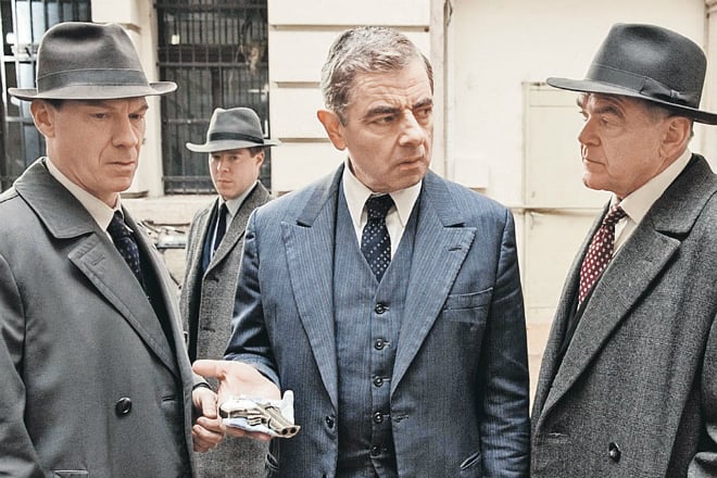 Rowan Atkinson in the role of the commissioner Maigret