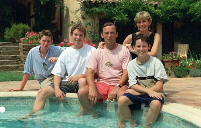 Eddie Redmayne with his family