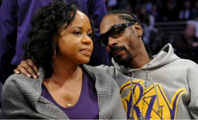 Snoop Dogg with his wife.