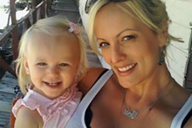 Stormy Daniels with her daughter