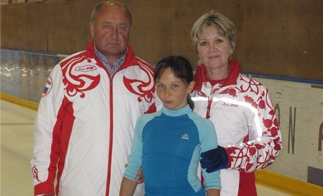 Elizaveta Tuktamysheva with her coaches Alexei Mishin and Svetlana Veretennikova