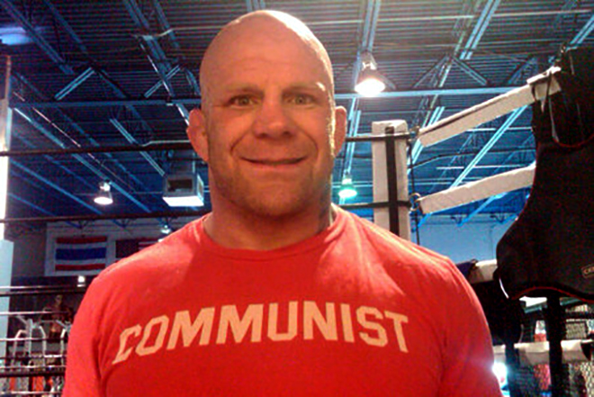 Jeffrey Monson in a T-shirt "Communist"