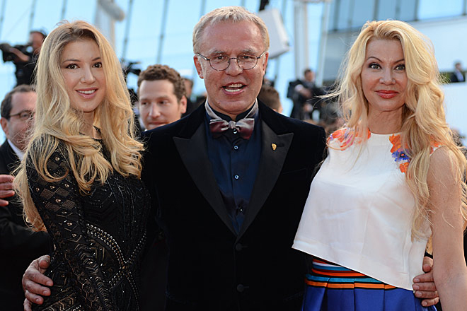 Vyacheslav Fetisov with his wife and daughter