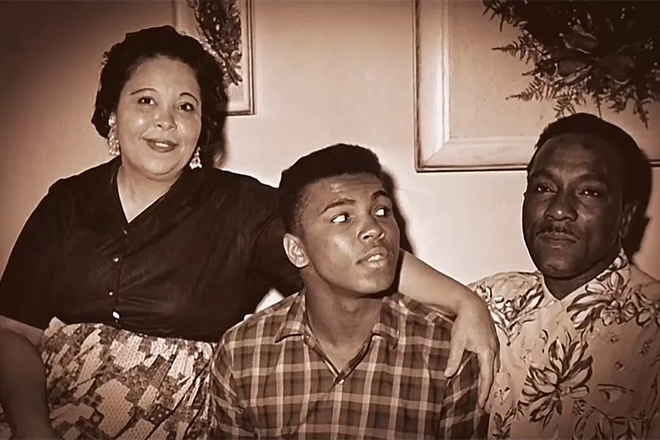 Muhammad Ali with his family