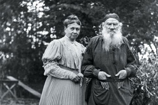 Leo Tolstoy and his wife