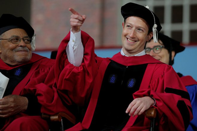Mark Zuckerberg is getting a degree in Harvard