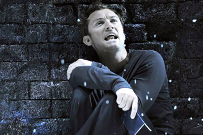 Jude Law in the play "Hamlet"