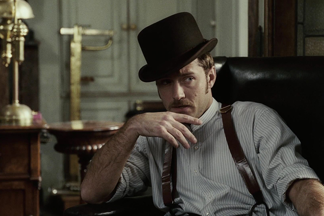 Jude Law in the role of Watson in the movie "Sherlock Holmes"