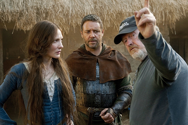Cate Blanchett, Rassel Crow, Ridley Scott on the movie set of "Robin Hood"