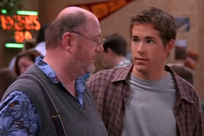 Ryan Reynolds in the movie Two Guys, a Girl, and a Pizza Place