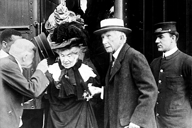 John Rockefeller and his wife in 1911