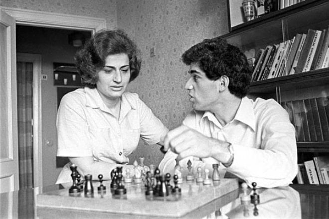 Garry Kasparov with his mother
