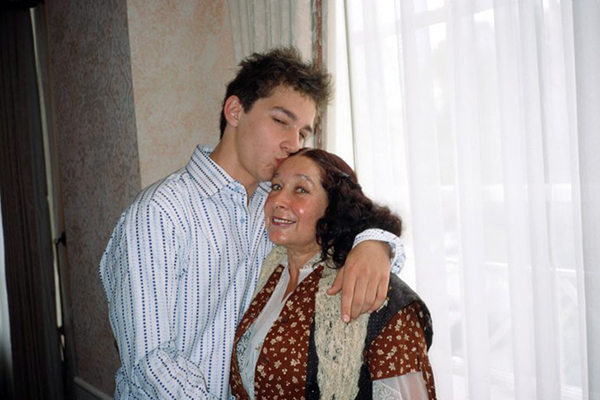 Shia LaBeouf in childhood with his mother