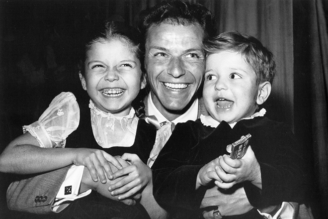 Frank Sinatra with his children