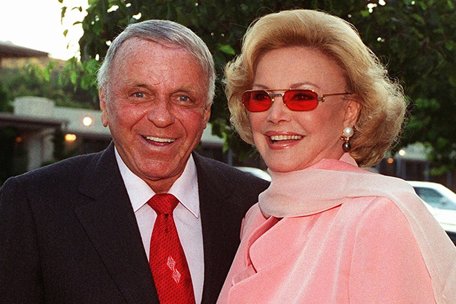 Aged Frank Sinatra and his wife