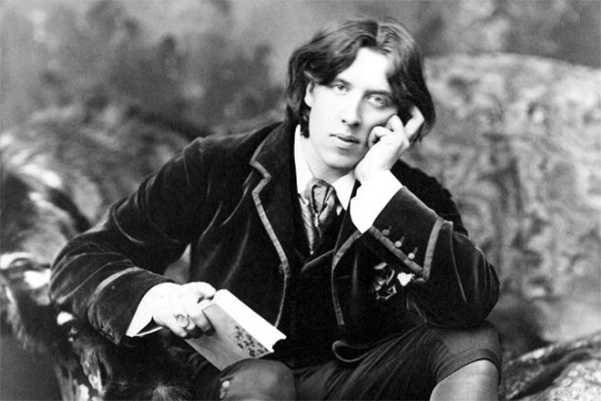 Оscar Wilde began his career as a poet