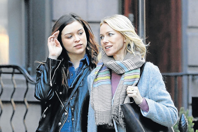 Sophie Cookson and Naomi Watts in the movie "Gypsy"