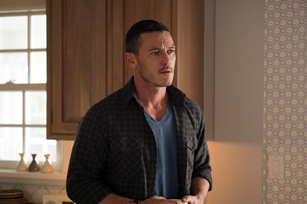 Luke Evans in the movie The Girl on the Train