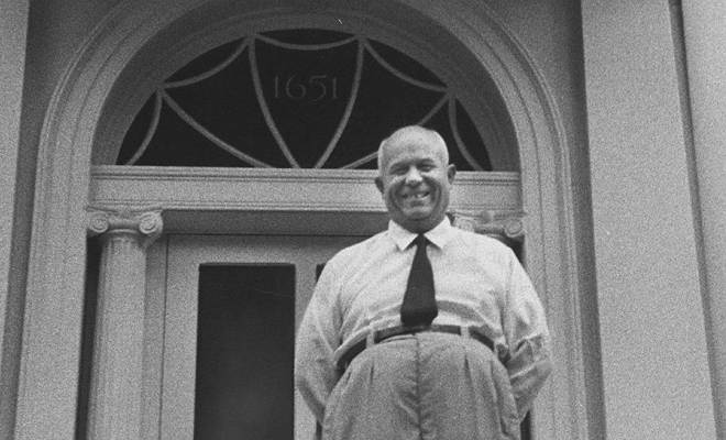 Nikita Khrushchev at the Blair House (the US President guest residence in Washington, ВС) entrance