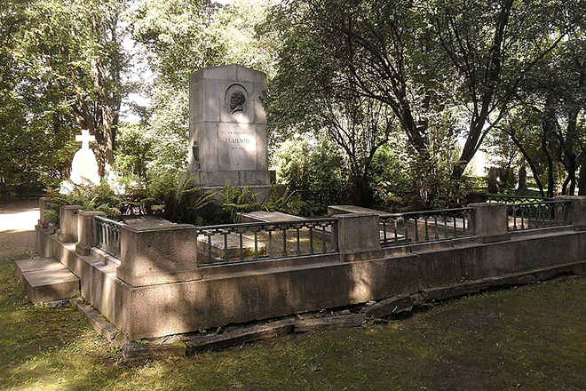 The grave of Ivan Pavlov