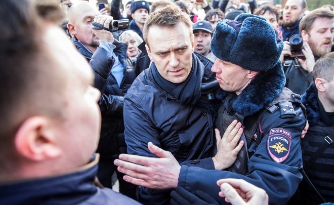 Alexey Navalny is being arrested at the anti-corruption meeting, Tverskaya street
