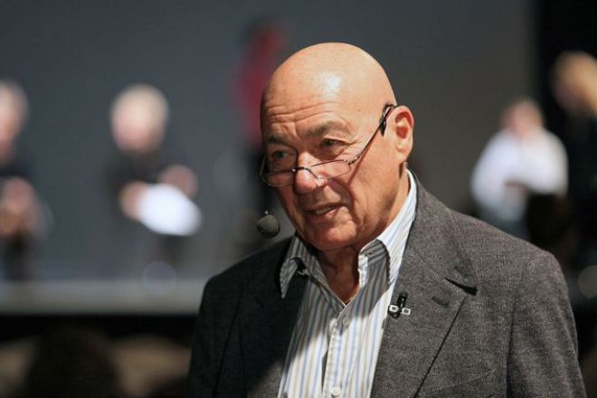 Vladimir Pozner is an authoritative journalist