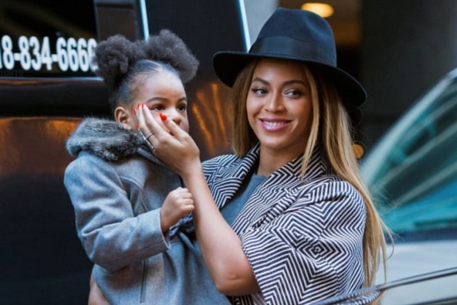 Beyoncé with her daughter
