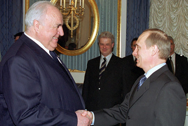 Helmut Kohl and Vladimir Putin