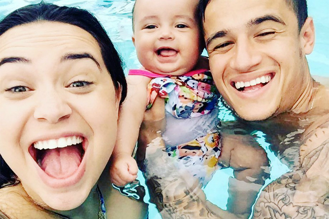 Philippe Coutinho with his wife and daughter