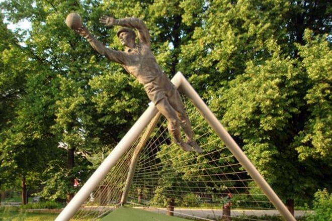 The monument to Lev Yashin