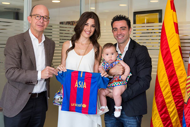 Xavi with his family