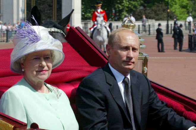Elizabeth II and Vladimir Putin