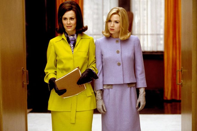 Sarah Paulson and Renée Zellweger in the movie Down with Love