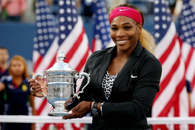 Serena Williams with her trophy