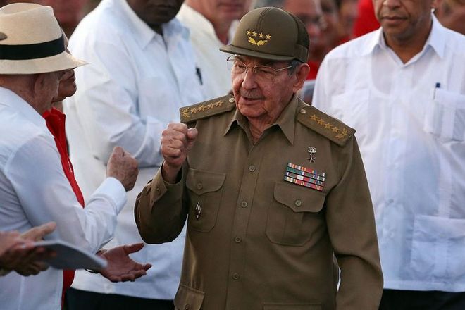 Raúl Castro in a military uniform
