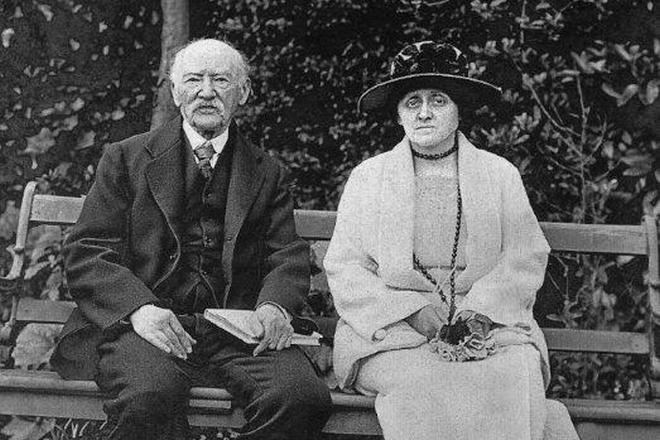 Thomas Hardy and his wife, Florence Emily