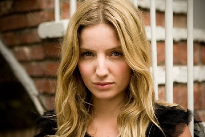 Annabelle Wallis at the beginning of her career