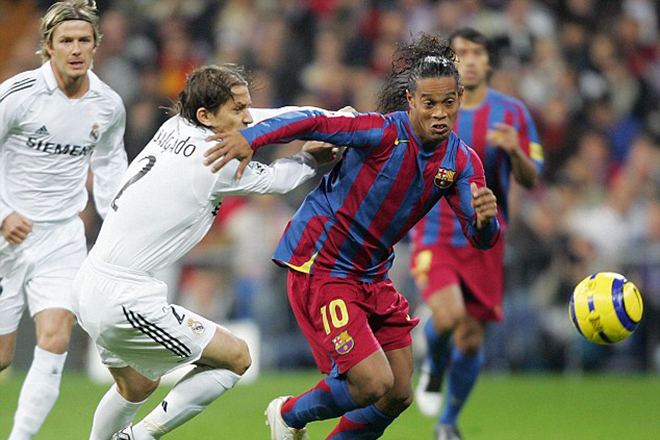Ronaldinho in the game against Real