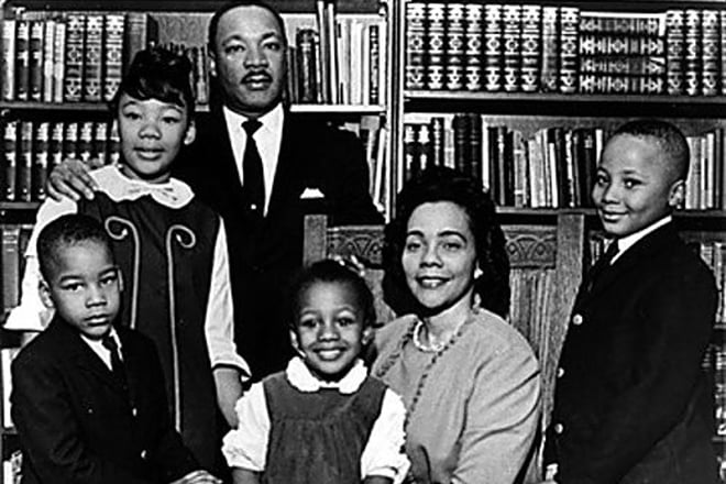 Martin Luther King with his family