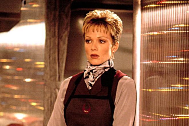 Lauren Holly in the picture Turbulence