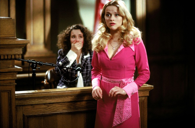 Linda Cardellini and Reese Witherspoon in the movie Legally Blonde