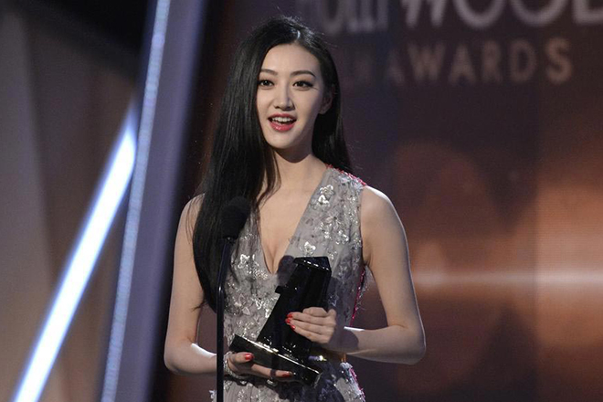 Jing Tian with a movie award