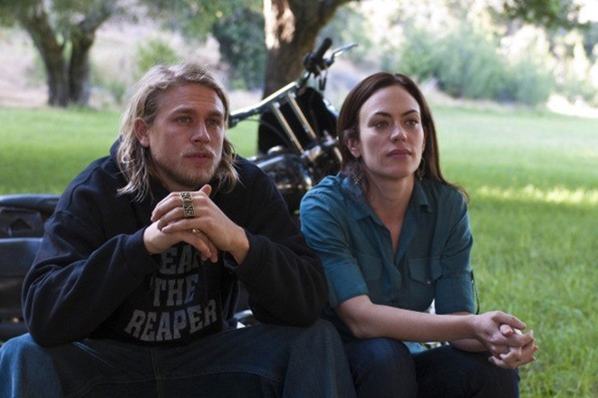 Charlie Hunnam and Maggie Siff in the series Sons of Anarchy