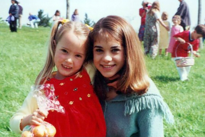 Lyndsy Fonseca with her sister